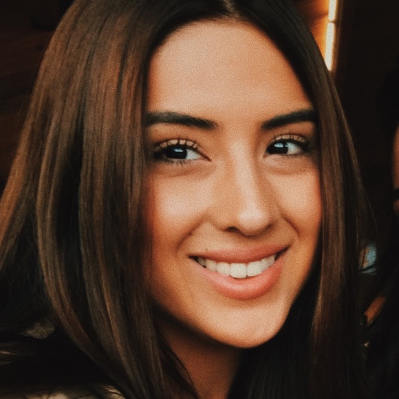 Meet your Posher, Karime - Picture 2 of 5